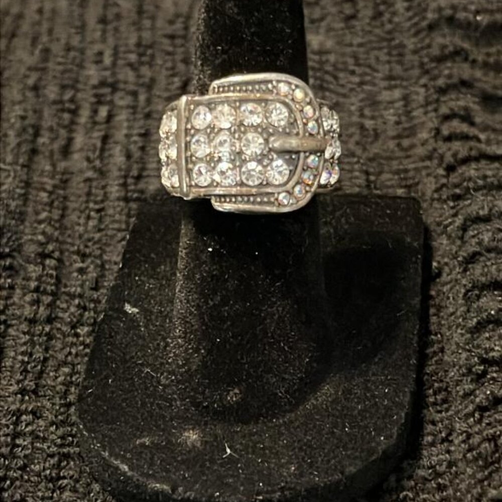 Premier Designs Buckle Ring